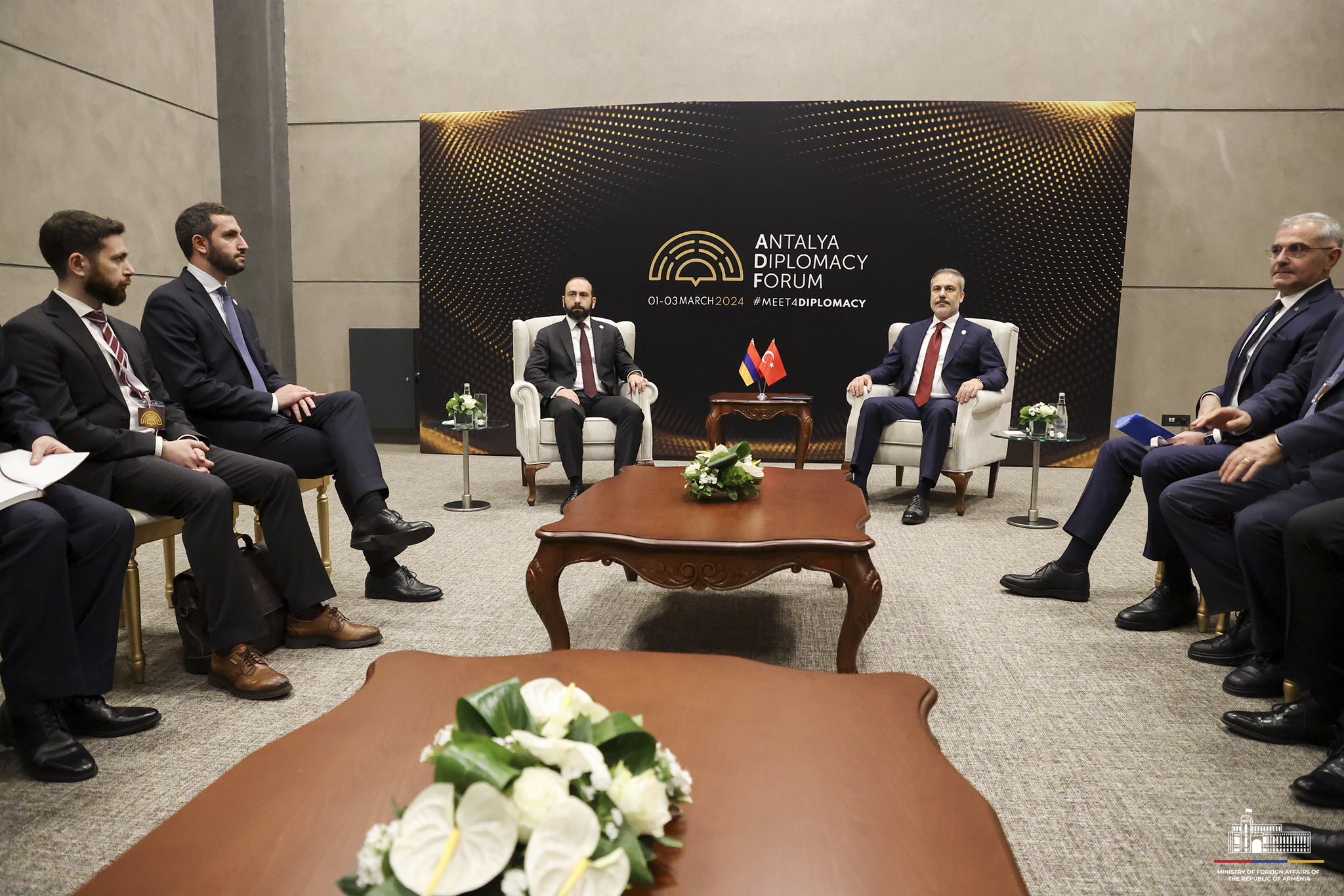 Ararat Mirzoyan ve Hakan Fidan Antalya'da görüştü